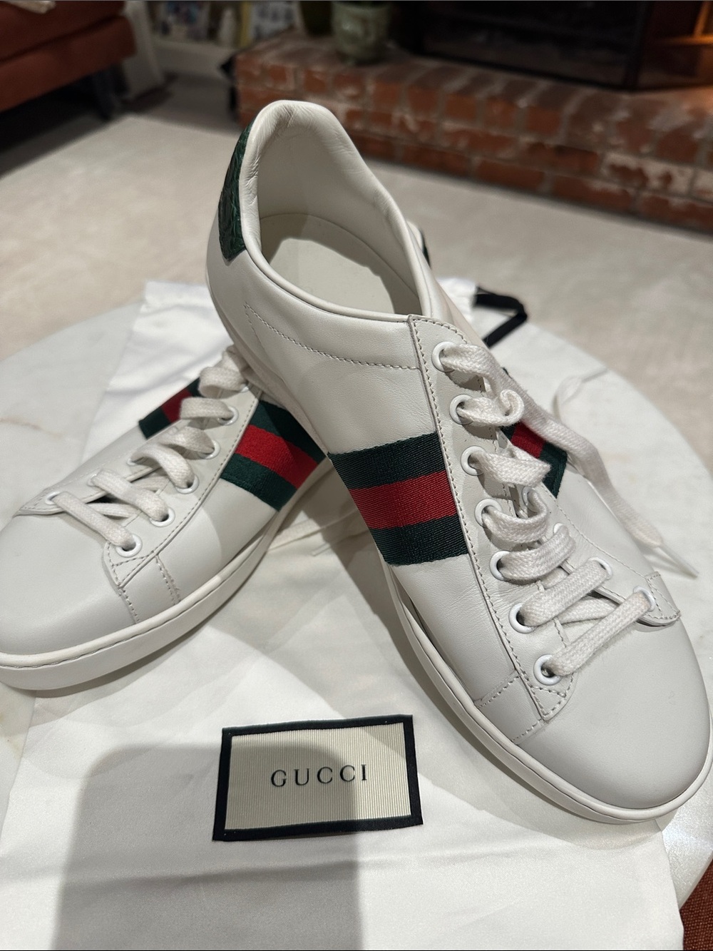 Gucci Women’s White Leather Low-Top Sneakers with the iconic Green & Red Stripe